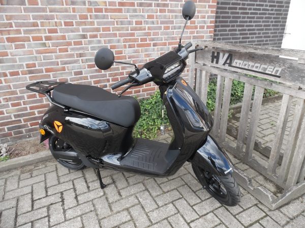 Yadea Owin 45 km Nieuw ELECTRISCH Shiny Black